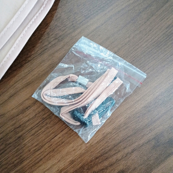 Charming Cream Sun Hat with Bow - Picture 3 of 4